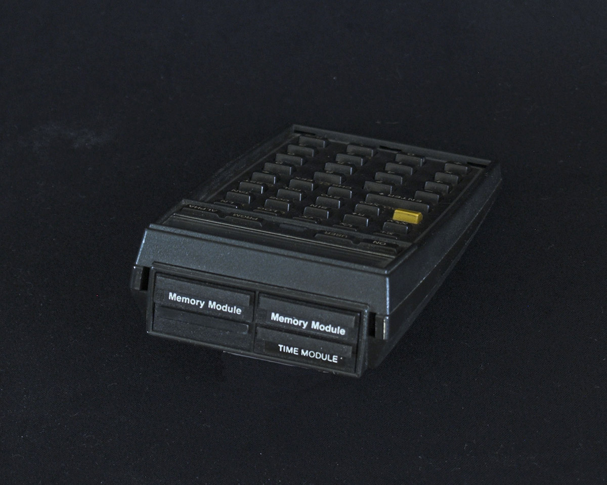 Rear of HP-41C calculator, with memory module slots