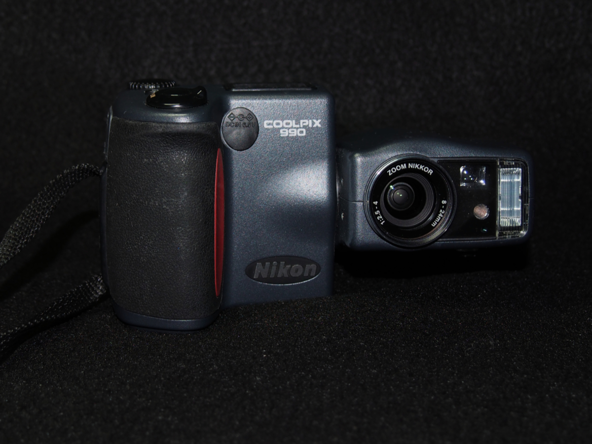 Nikon Coolpix 990