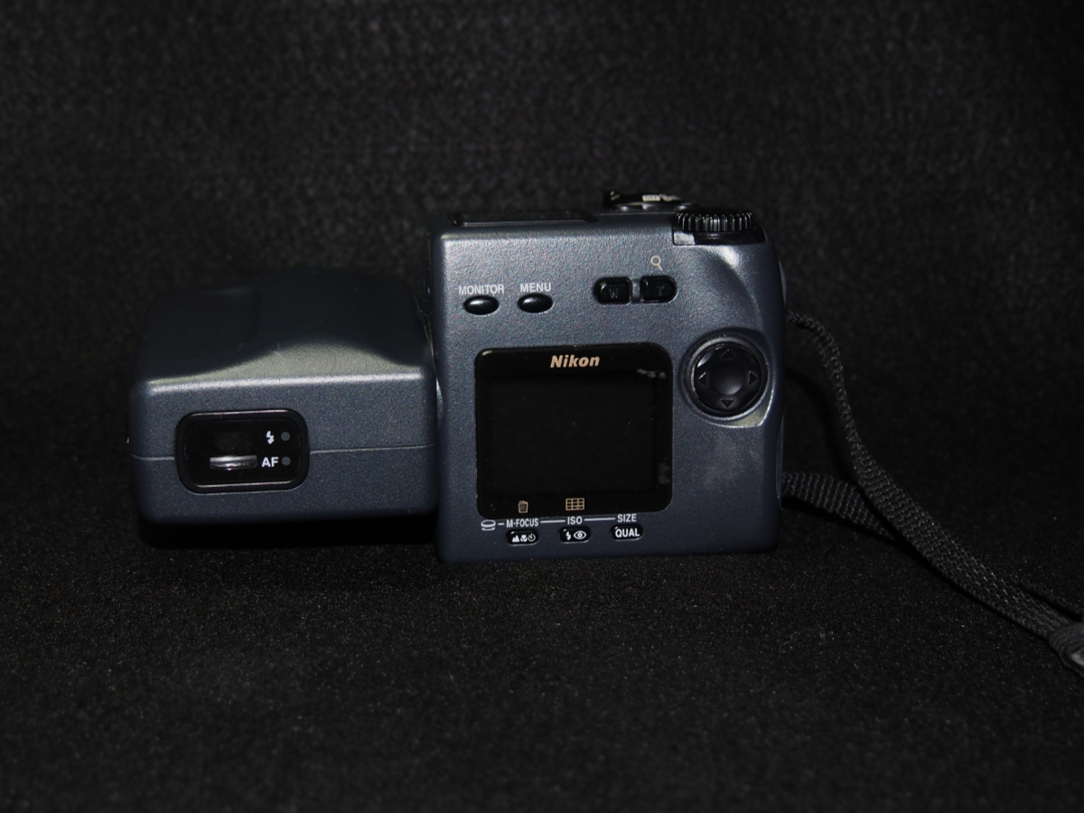 Nikon Coolpix 990