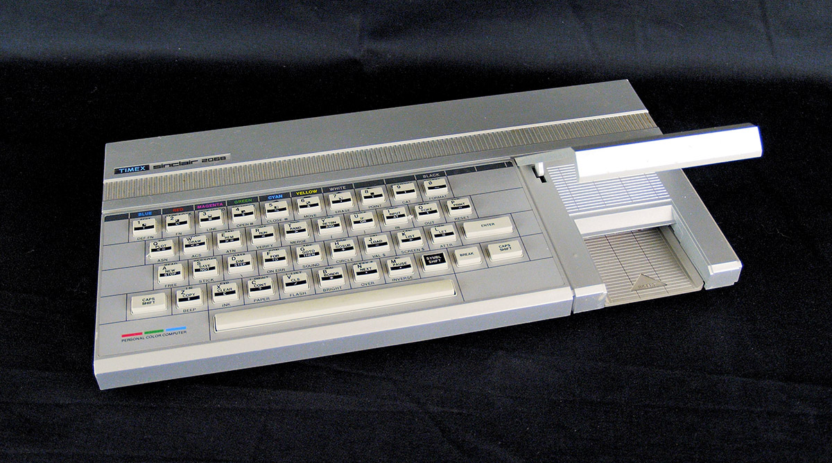 Timex/Sinclaur 2068 Computer with open cartridge slot